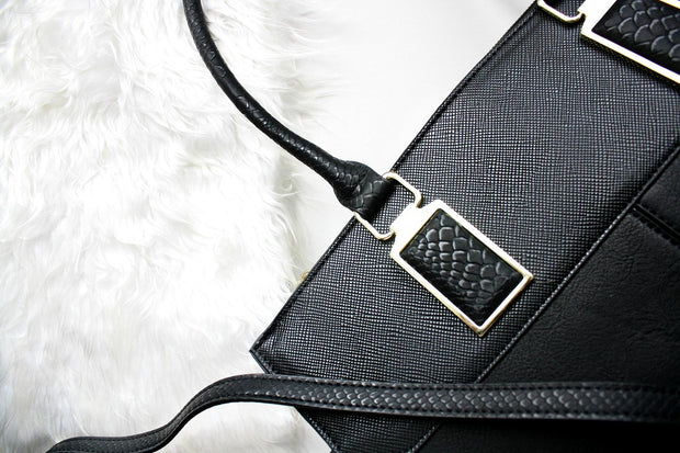 <p>✦</p><h2><strong>Bags that delight.</strong></h2>
